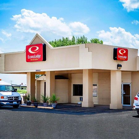 Econo Lodge Inn & Suites Нютън Екстериор снимка