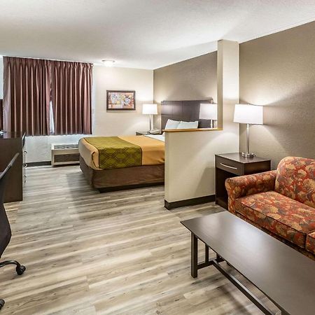 Econo Lodge Inn & Suites Нютън Екстериор снимка