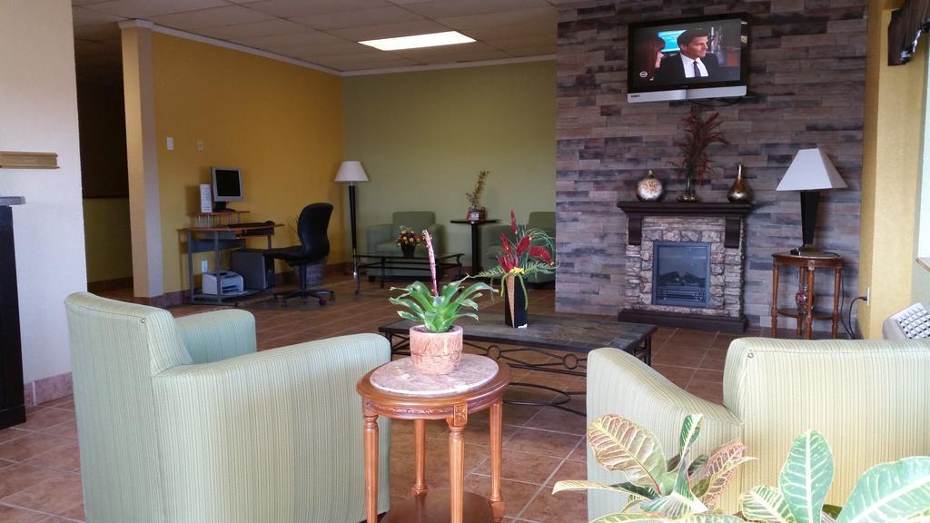 Econo Lodge Inn & Suites Нютън Екстериор снимка