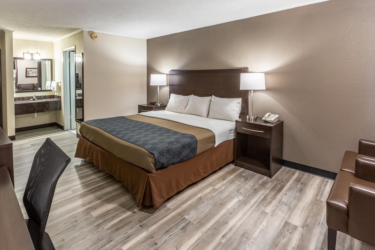 Econo Lodge Inn & Suites Нютън Екстериор снимка