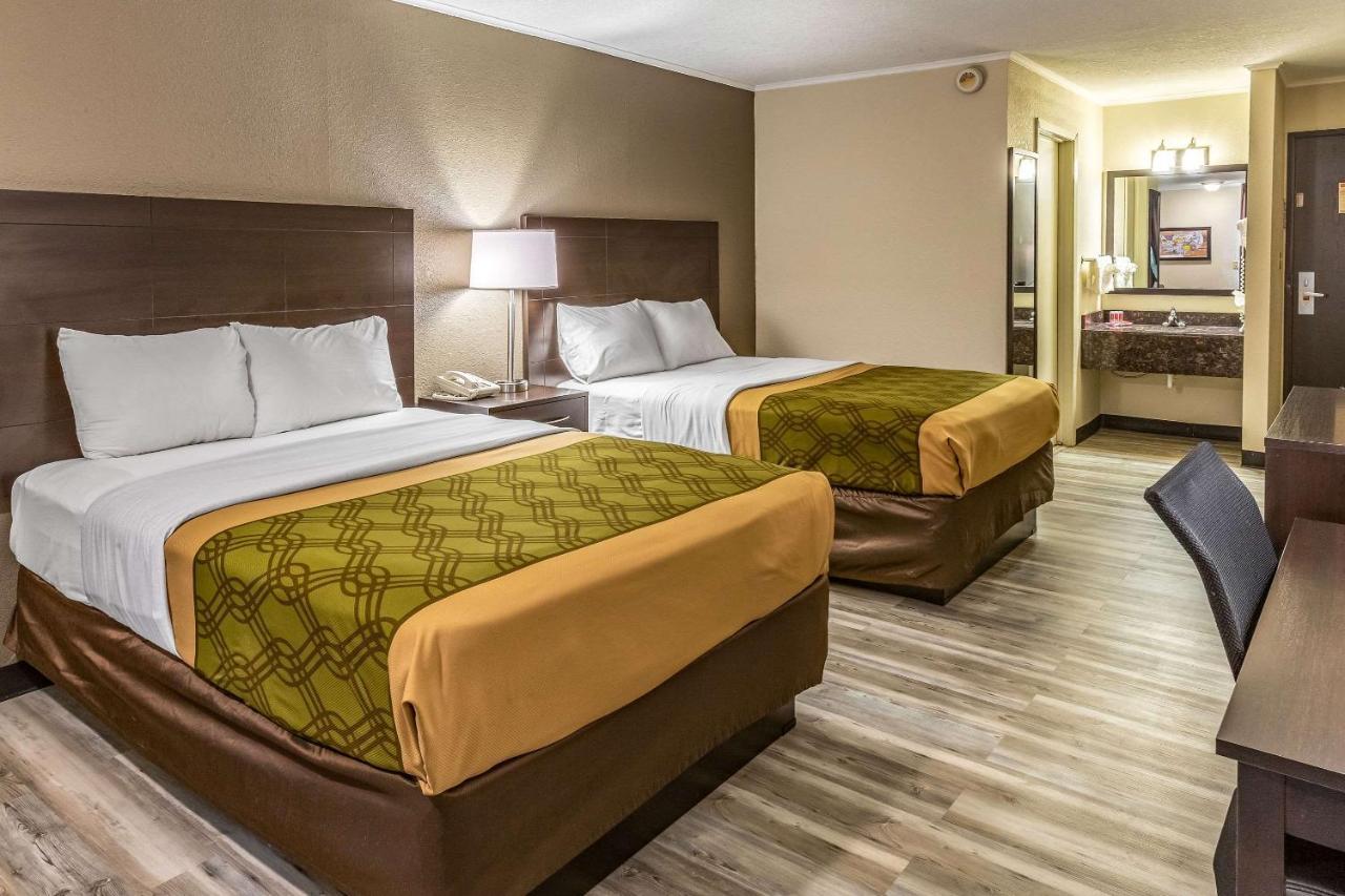 Econo Lodge Inn & Suites Нютън Екстериор снимка